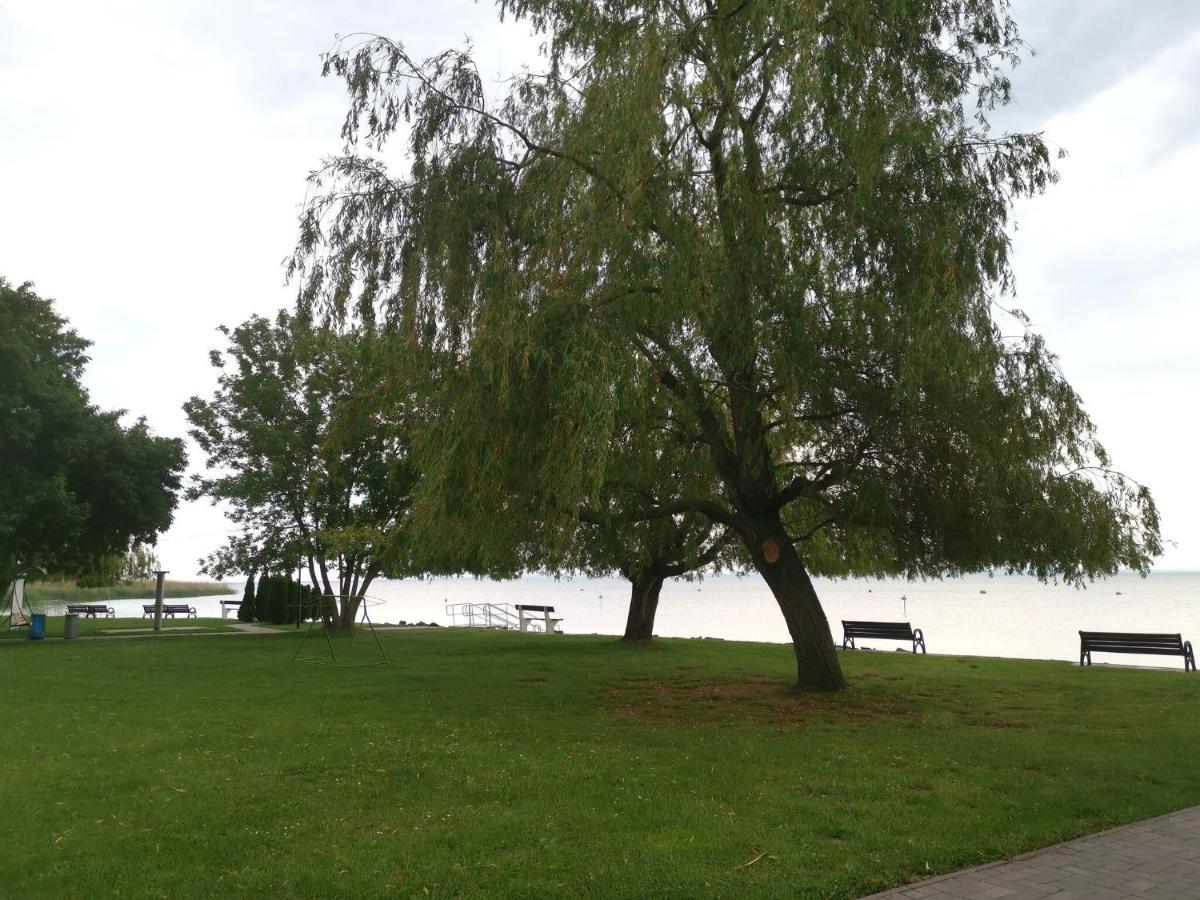 Appartamento Balcsi1 Balatonfůzfő Esterno foto