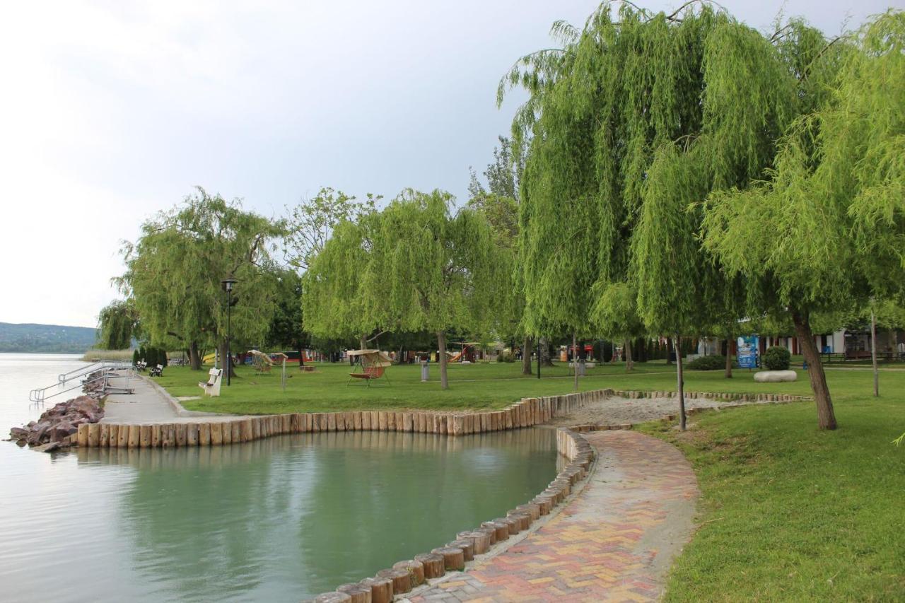 Appartamento Balcsi1 Balatonfůzfő Esterno foto